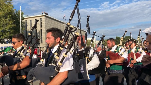 Festival Interceltique. 3 000 sonneurs et danseurs au diapason marchent sur Lorient
