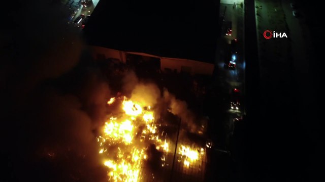 Denizli’deki fabrika yangına kontrol altına alınmaya çalışılıyor