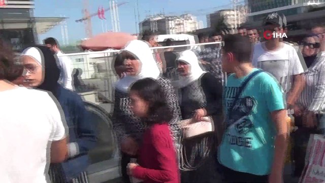 Taksim Meydanı'nda turistlerden para çalan yabancı uyruklu kadın yakalandı