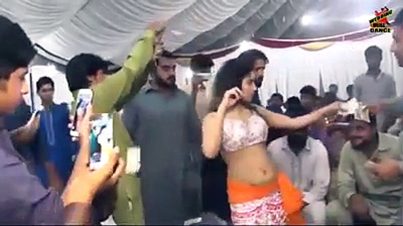 mojura dance  enjoy the party best dance on marriage pakistani girl dancing