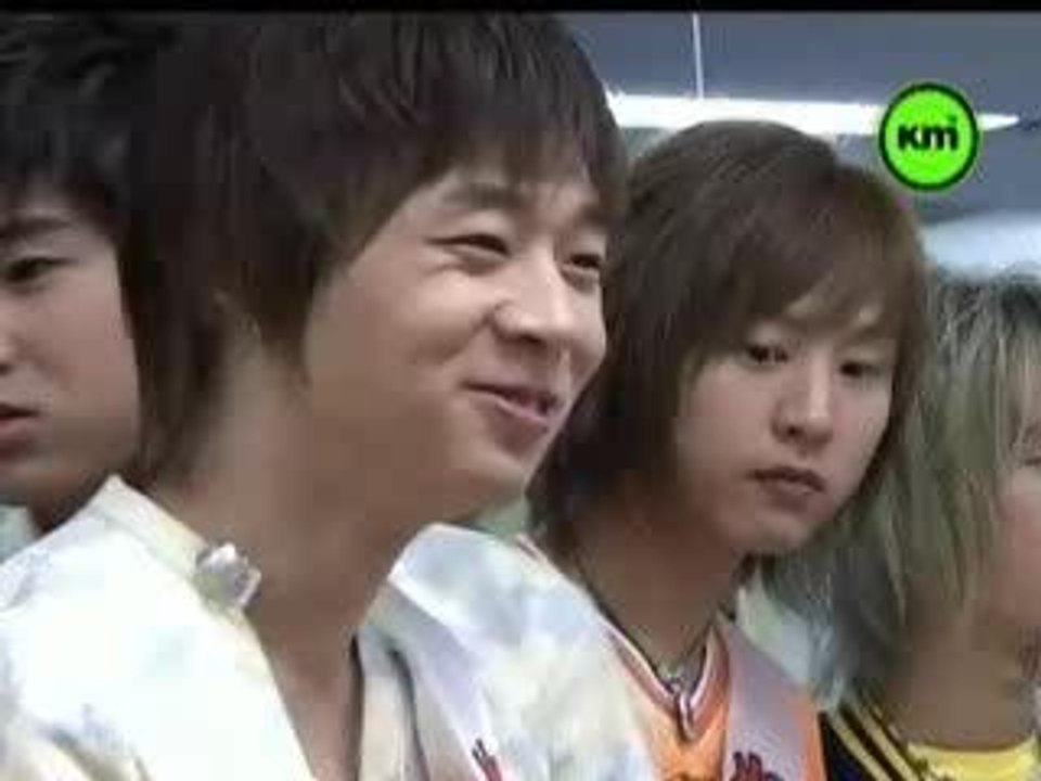 TVXQ--eating