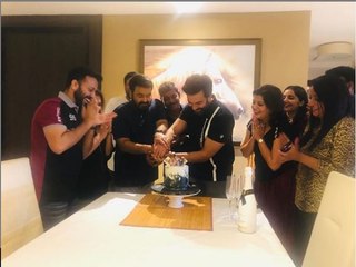 താരരാവില്‍ ഗാനവിരുന്നൊരുക്കി മോഹന്‍ലാലും കുടുംബവും