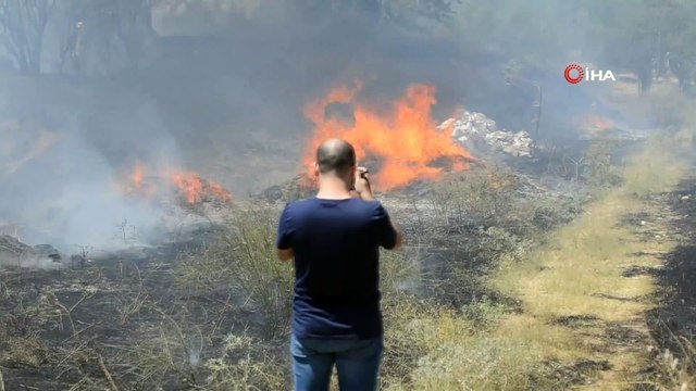 Manisa'da 20 dönüm tarım arazisi küle döndü