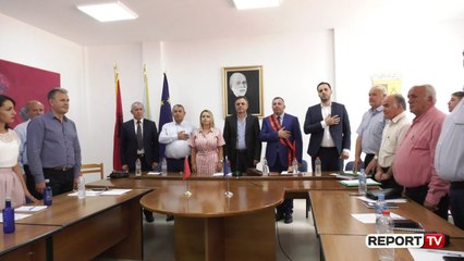 Paqe edhe në Bulqizë, Damzi i LSI-së i dorëzon detyrën dhe shtrëngon duart me socialistin