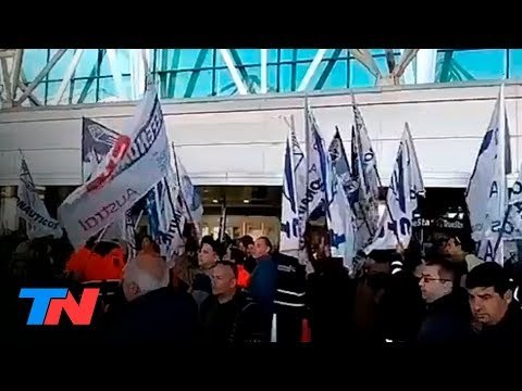 “Nosotros perjudicamos al pasajero. No es la intención”: los aeronáuticos retoman las protestas