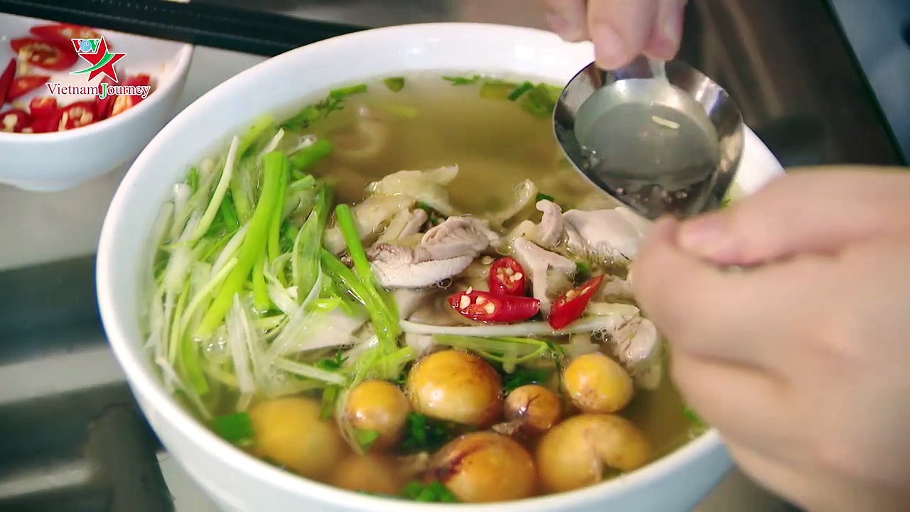 Phở gà ta sạch tự tráng duy nhất ở Hà Nội, thích ăn miếng to hay nhỏ đều có