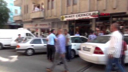 Şanlıurfa'da komşu ailelerin 'çöp' kavgası 3 yaralı, 8 gözaltı