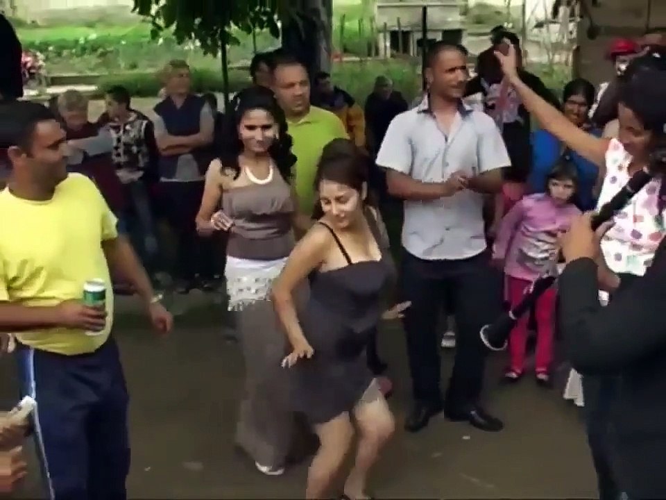 Klarneti yutan kız