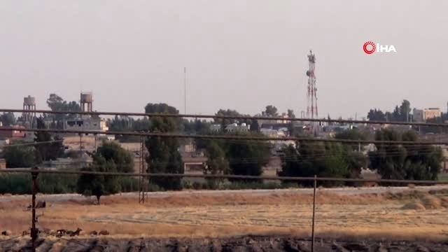 PKK/PYD Terör örgütü sınırdaki bez parçalarını indirdi