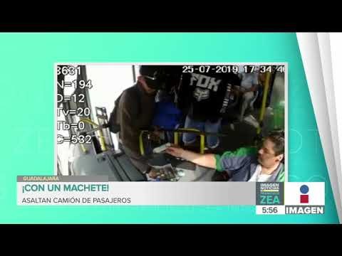 Asaltan camión de pasajeros en Guadalajara ¡con un machete! | Noticias con Francisco Zea