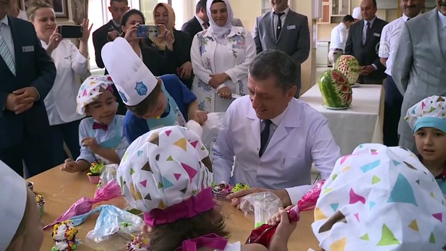 Milli Eğitim Bakanı Ziya Selçuk Bolu'da