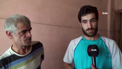 Eşi 3 Çocuğu ile Birlikte Terk Etti, Harabe Evde Yaşama Tutunmaya Çalışıyor