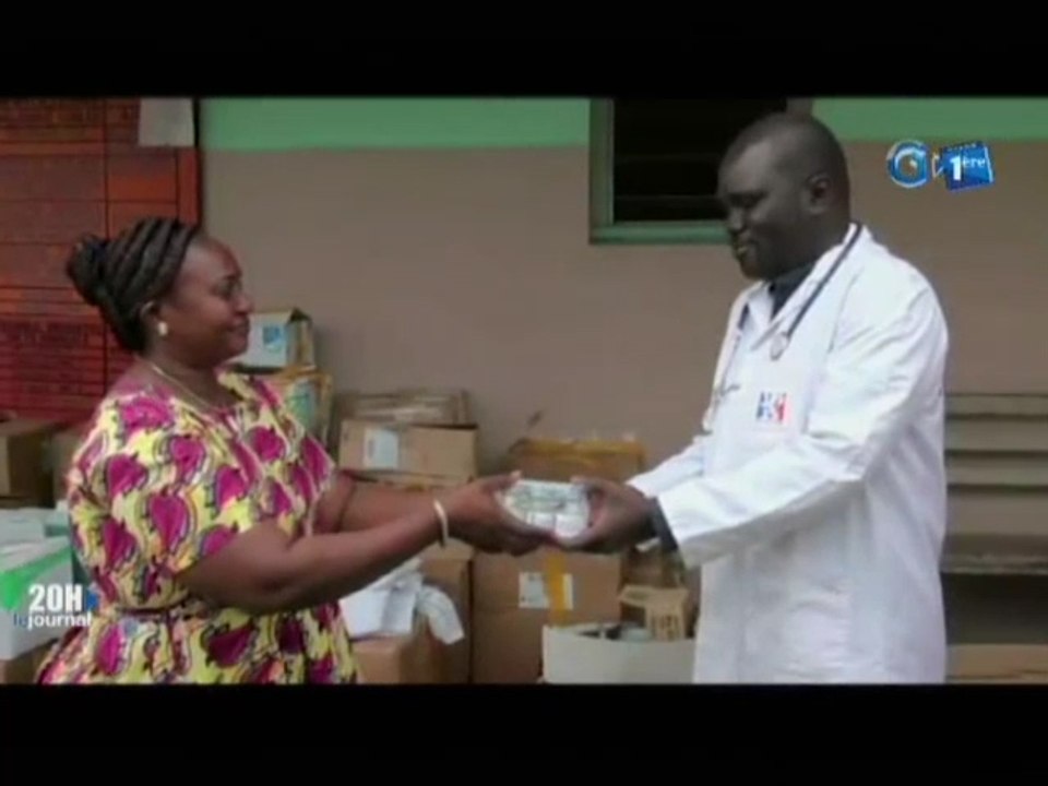 RTG/Dotation en médicaments au centre médical d’Akiéni par l’Association des Femmes Commerçantes d’Akiéni