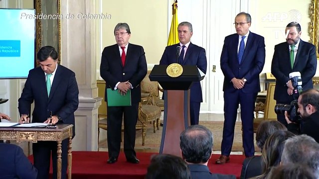 Colombia permite nacionalización de 24.000 niños en riesgo de apatridia