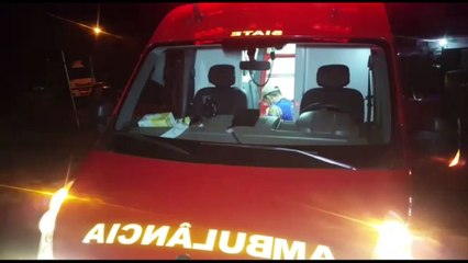 Motorista de carro foge após atingir ciclista, mas 'esquece' placa no cruzamento
