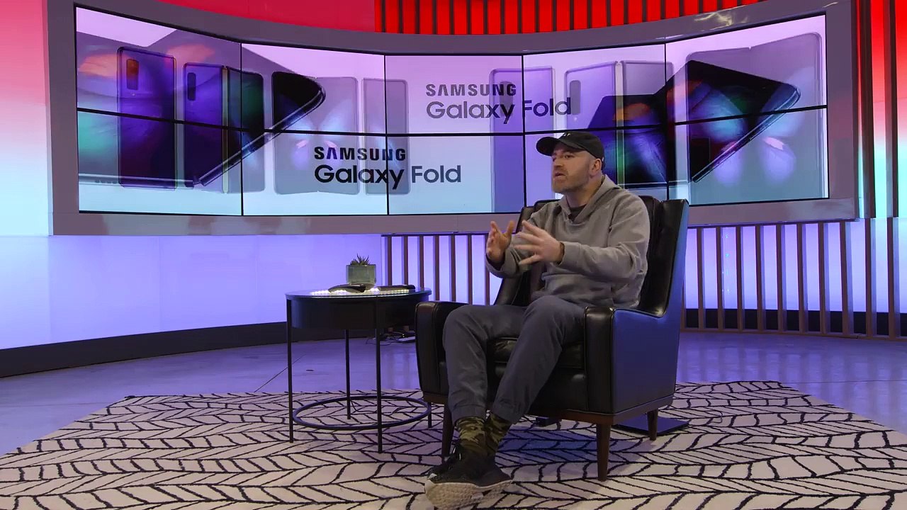 Galaxy Fold - NEW Footage Shows Crease 