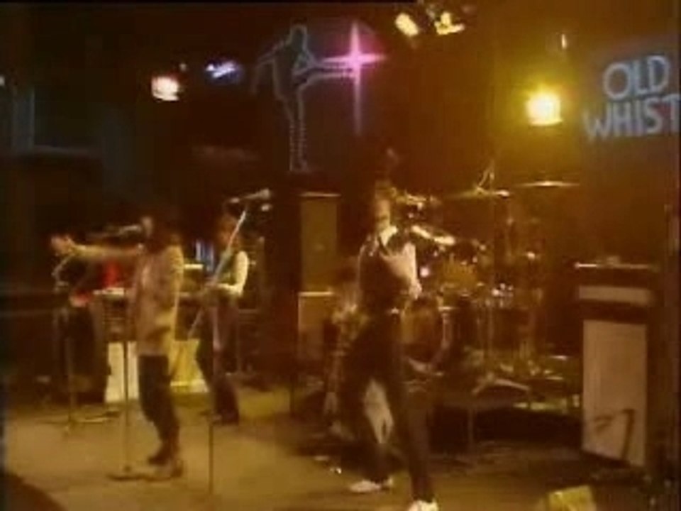 Patti Smith - Because The Night [1977]