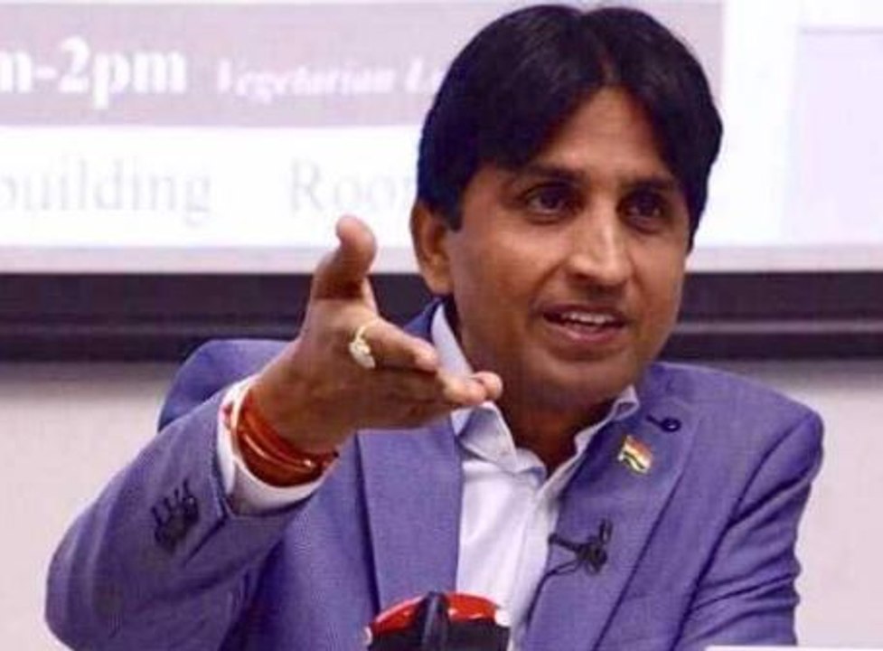 Article 370 पर Arvind Kejriwal के बयान पर Kumar Vishwas ने लिए मजे | वनइंडिया हिंदी