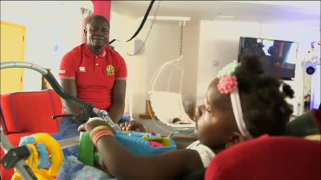 Dos siamesas senegalesas salen adelante en Cardiff