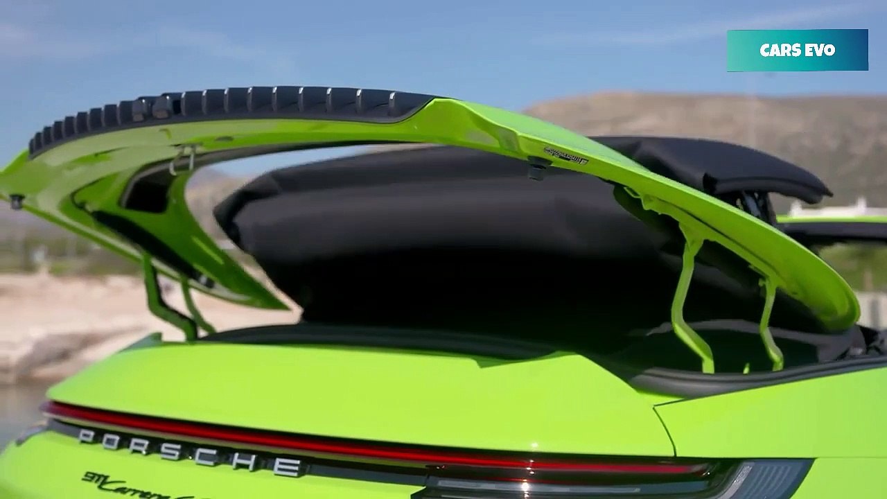 2020 Green Porsche 911 Carrera 4S Cabriolet - Pure