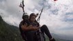 Une touriste vit sa pire expérience de parapente au-dessus de l'Himalaya