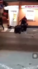 Fenerbahçe'yi doğrayan hakemi tekme tokat dövdüler!