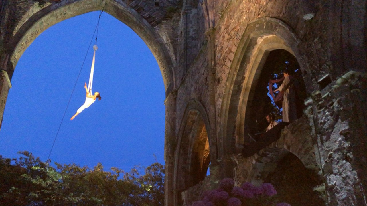 Les Escales de nuit - spectacle de danse aérienne et musique