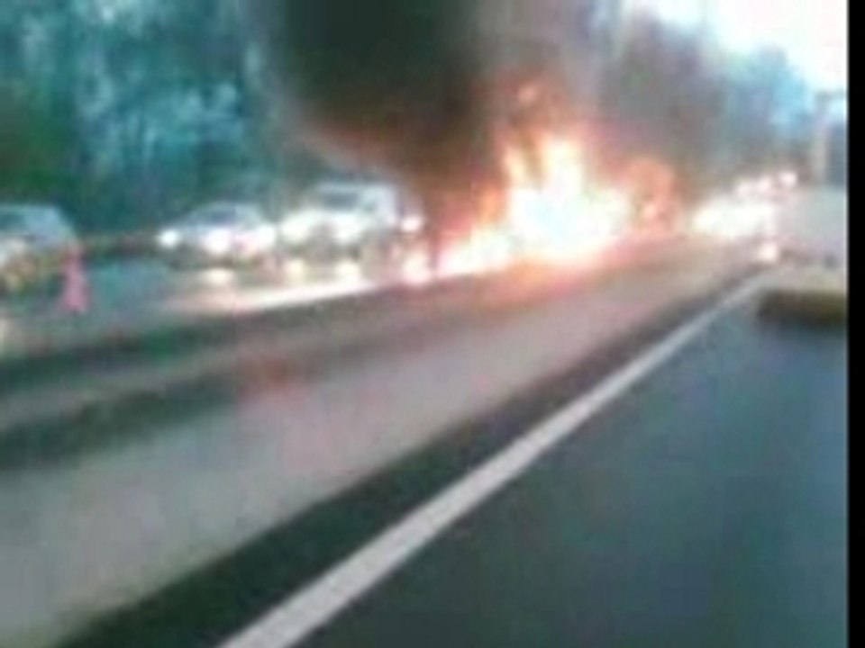 voiture en feu