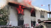 İki katlı ahşap ev alevlere teslim oldu