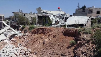 غارات سورية روسية على مناطق بريفي إدلب وحماة