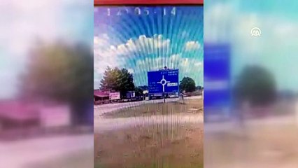 İki otomobil çarpıştı: 1 ölü, 3 yaralı - SAKARYA