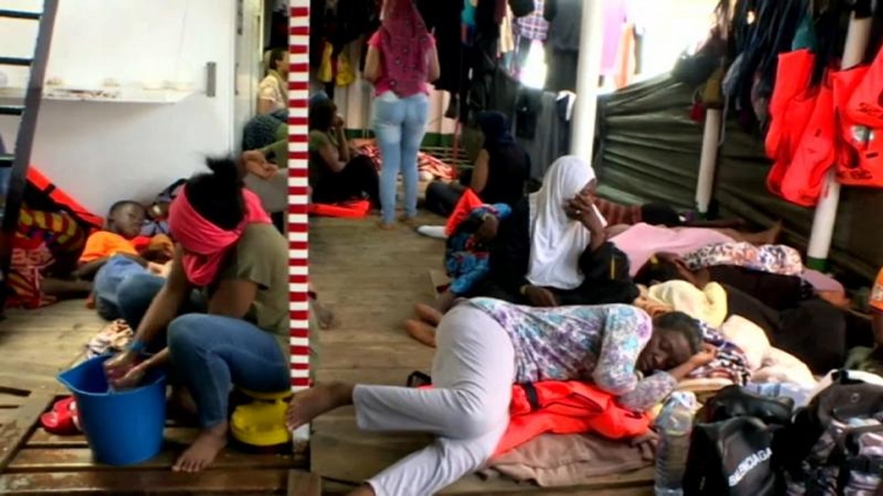 'Open Arms': Spanische Regionen bieten Aufnahme der Migranten an