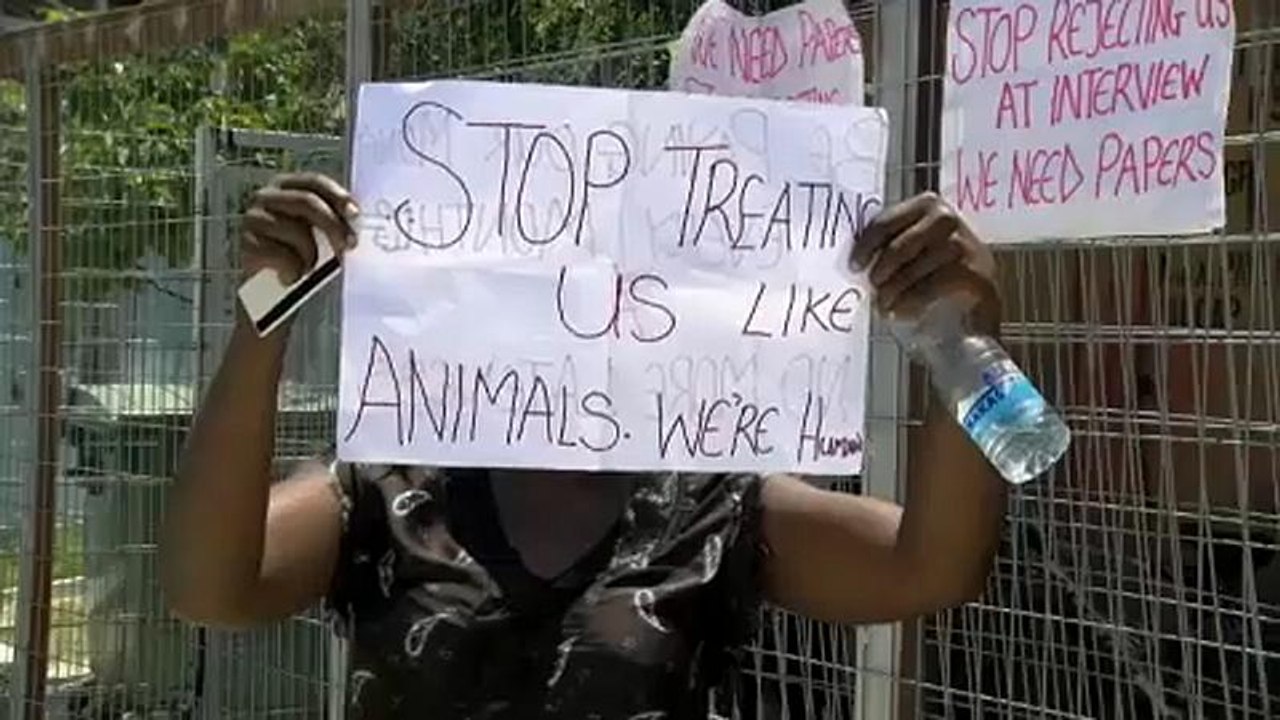 Megszabadulna a nála rostokoló menekültek több mint felétől Ciprus