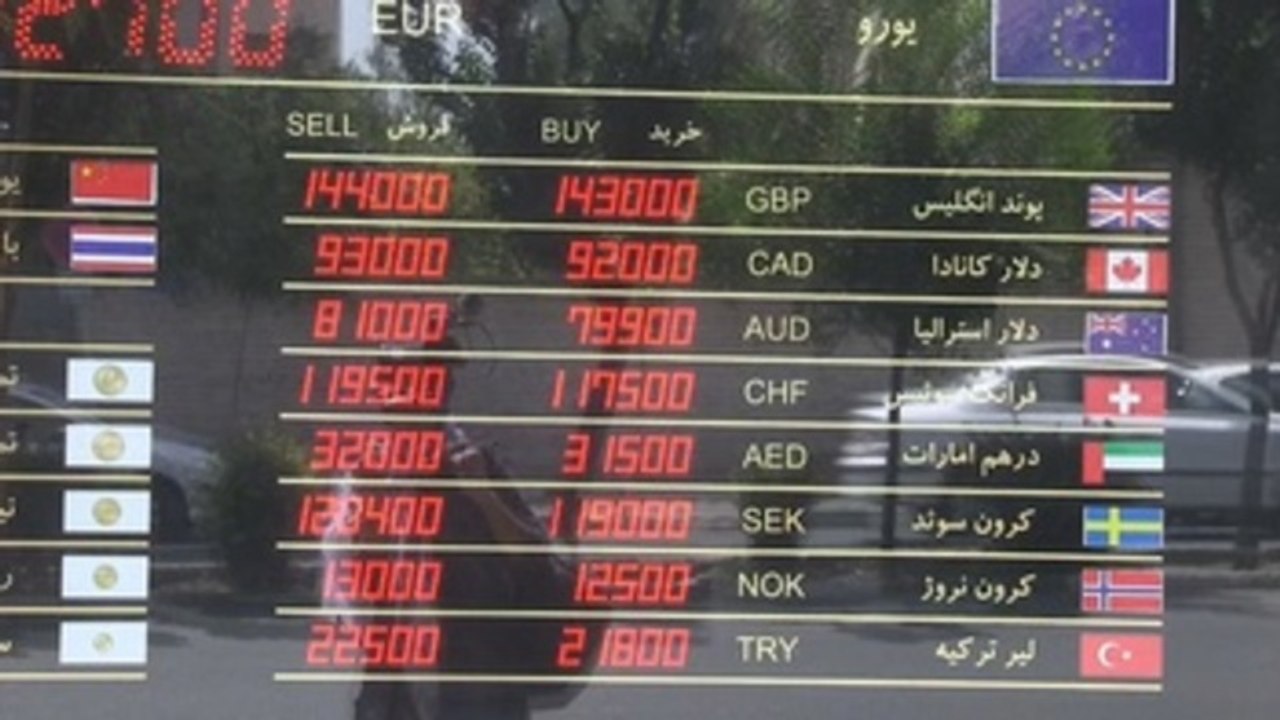 Irán rechaza cualquier diálogo con EEUU bajo sanciones, que cumplen un año