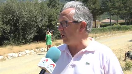 El viento dificulta la extinción del incendio de La Granja