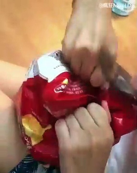 Quand un paquet de chips contient une belle surprise, voici ce que ça donne !