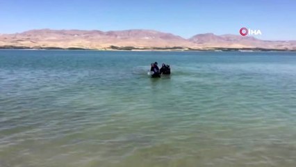 Pikniğe giden İranlı ailenin çocuğu serinlemek için girdiği baraj gölünde boğularak hayatını...