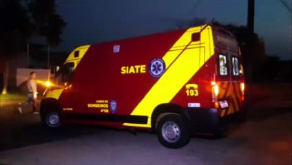 Idosa de 75 anos é socorrida após sofrer queda de escada