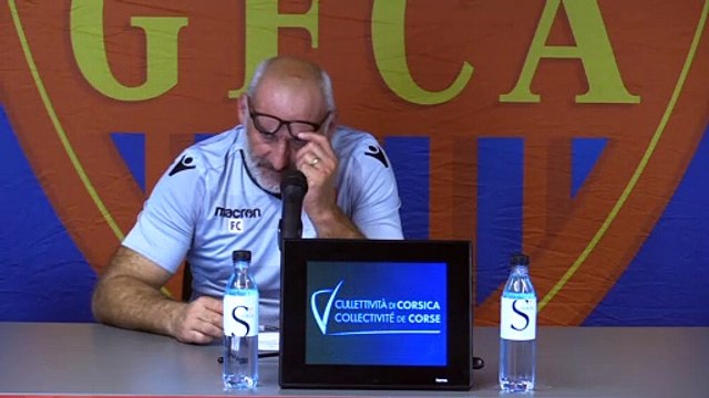 Le point presse du coach F. Ciccolini avant Gazélec Ajaccio / Avranches !