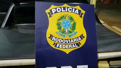 Video herunterladen: Fiat Toro carregado com maconha é apreendido pela PRF na BR-277, em Santa Terezinha de Itaipu