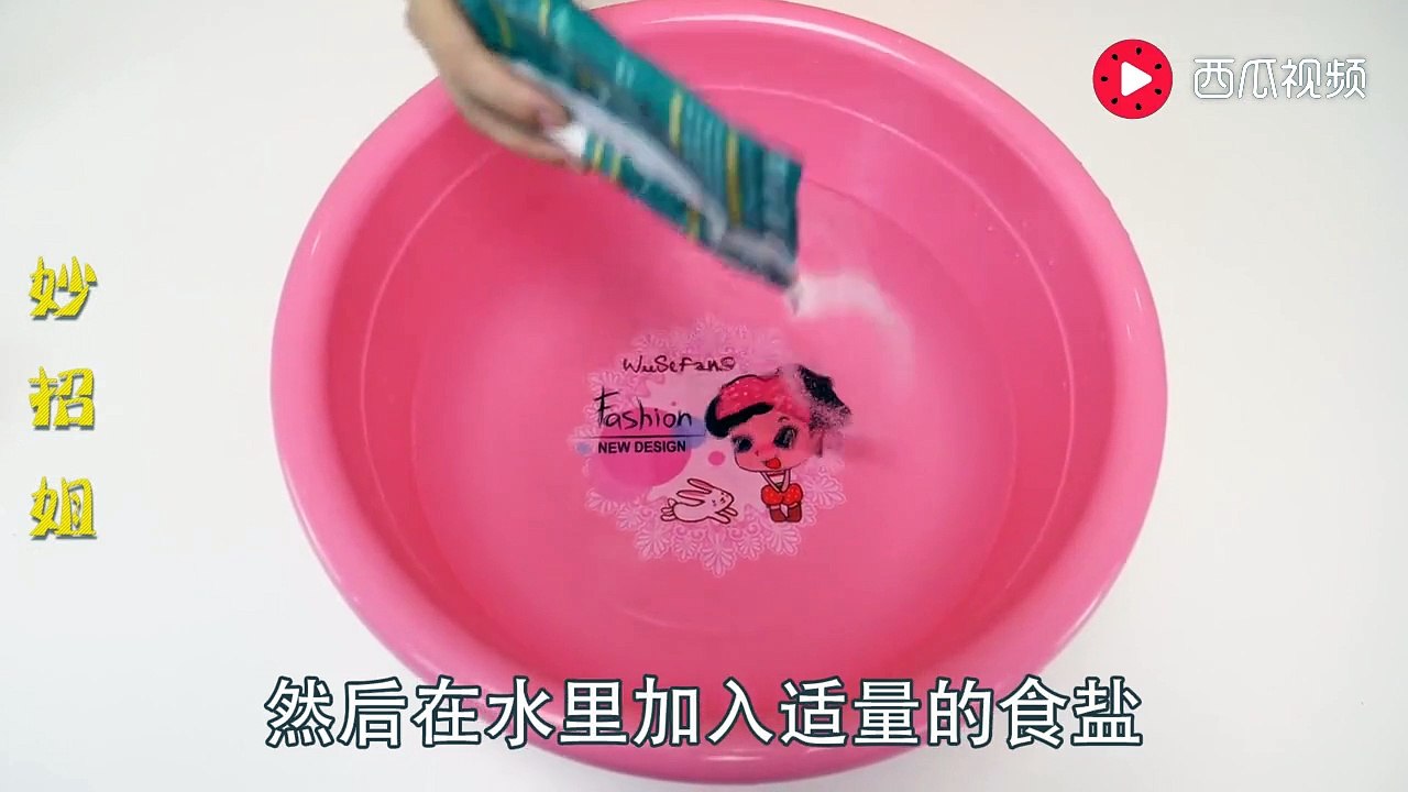 【Cleaning the floor】拖了20年地才知道，只要在水里滴一滴它，地板光亮如新，...