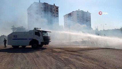 Otluk alandaki yangına TOMA müdahale etti