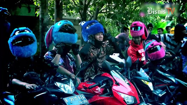Meraup Cuan dari Bisnis Cover Helm Elmo