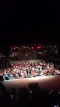 Zülfü Livaneli 'Ey Özgürlük' şarkısını Demirtaş, Kavala ve eski Cumhuriyet çalışanları için söyledi