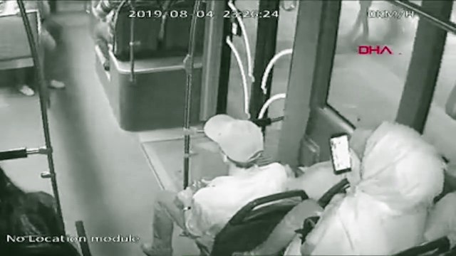 Otobüs şoförü, kalp krizi geçiren yolcuyu hastaneye yetiştirdi