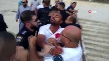 - İsrail Polisi, Mescid-i Aksa'nın Muhafızını Darp Ederek Gözaltına Aldı