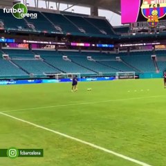 Luis Suarez antrenmanda klasını konuşrdu..