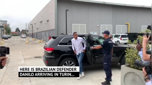 Danilo arrives for Juventus medical