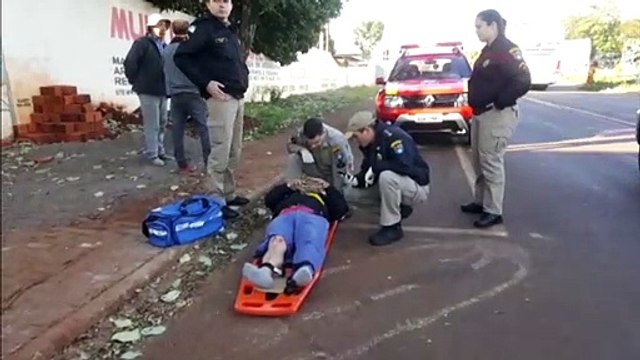 Motociclista se fere em batida com carro na Rua Jorge Lacerda