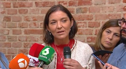 Sánchez recibe "el cariño" de empresarios e industriales